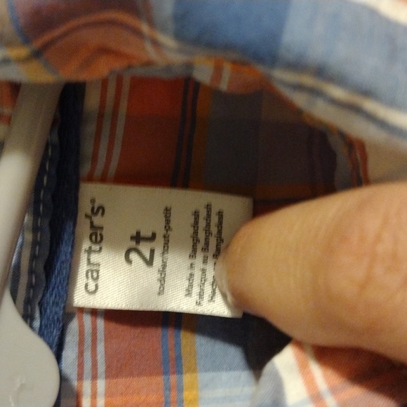 2T button up - Picture 3 of 4